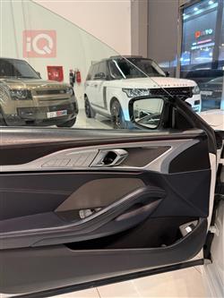 بي ام دبليو 8 الفئة